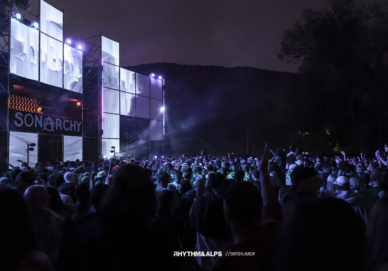 Rhythm and Alps music festival lighting AV Queenstown