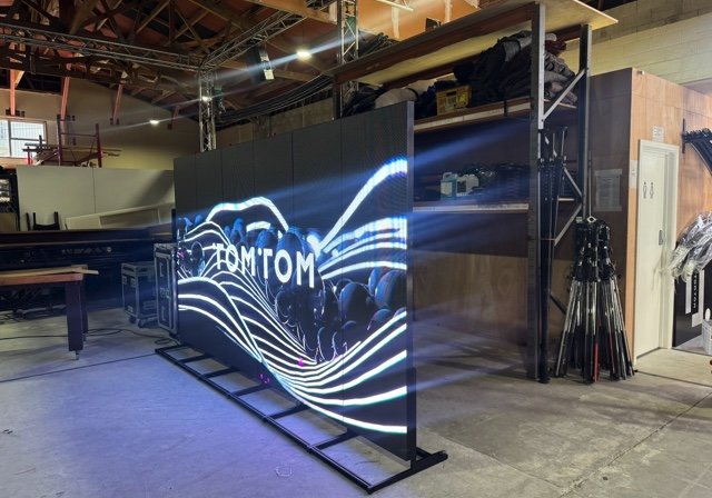 TomTom AV Productions conference totem way finder screen LED - 3