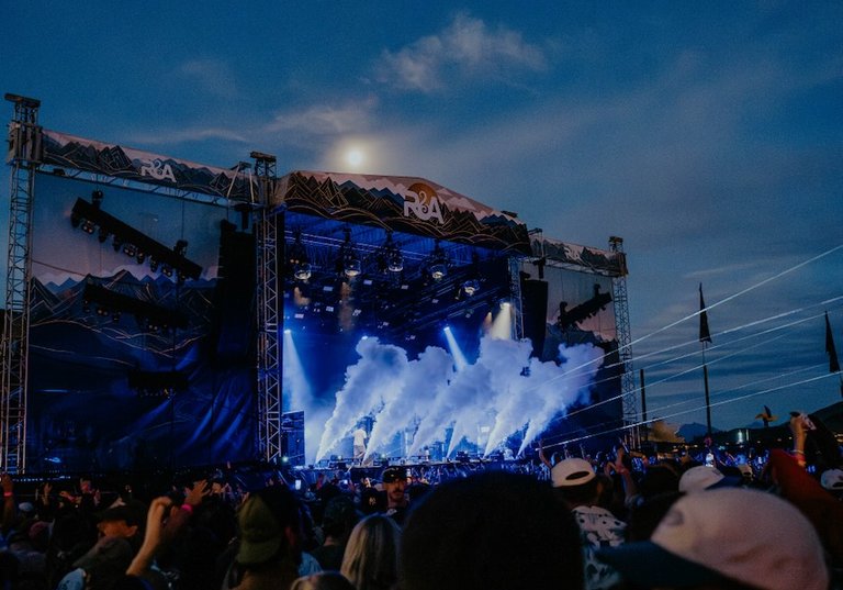 TomTom Queenstown AV Productions Festival music lights - 7