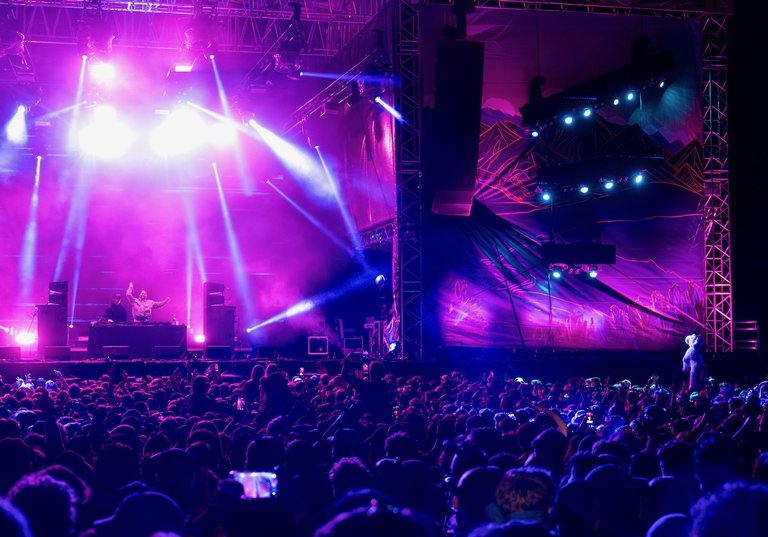 TomTom Queenstown AV Productions Festival music lights - 4